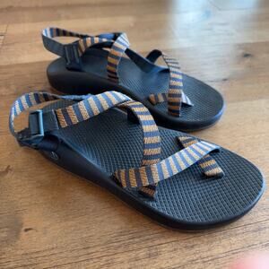 Chaco Men’s Size 10 Z2 Classic Sport Hiking Water Sandals Orange & Blue Straps